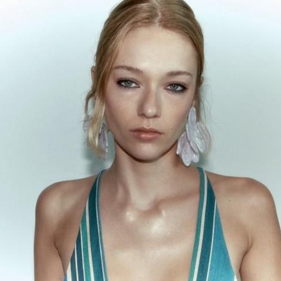 Zara ACETATE FLOWER EARRINGS - Picture 7 of 7